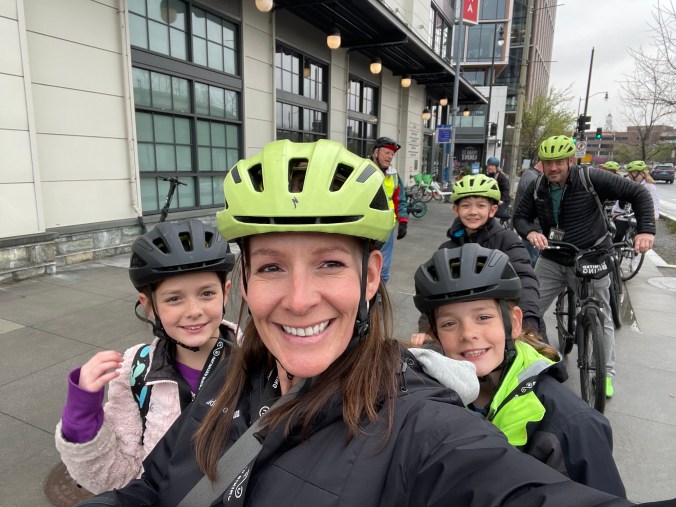 Family bike tour route near monuments in Washington DC