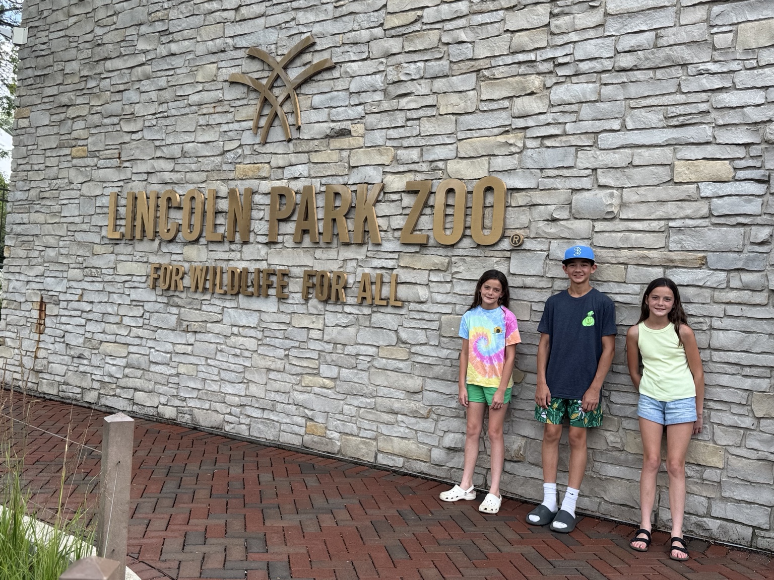 Lincoln Park Zoo sign in Chicago during a family weekend trip