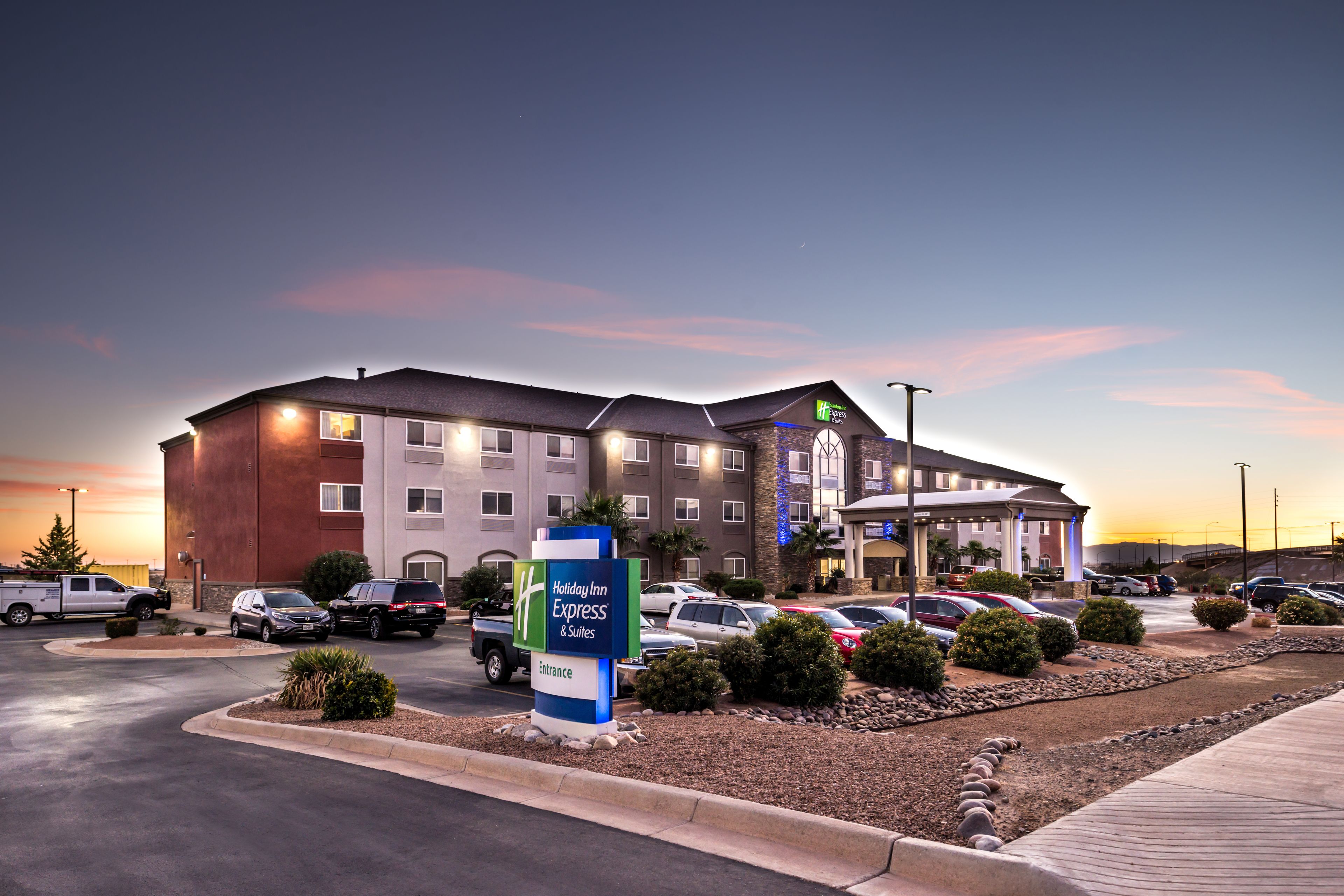 Family-friendly hotel near White Sands National Park in Alamogordo New Mexico