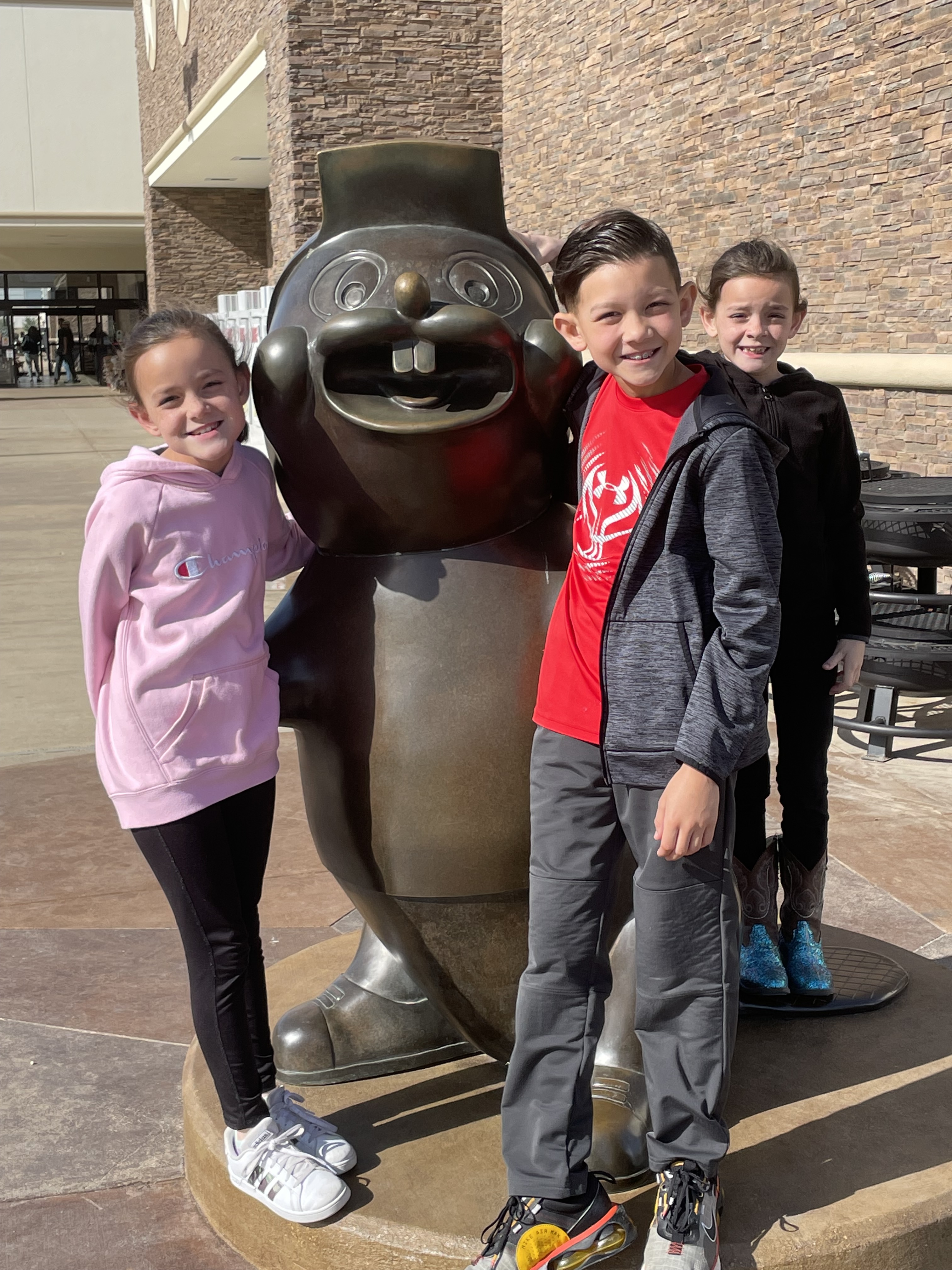 Family stopping at Buc-ee’s for the first time on a road trip